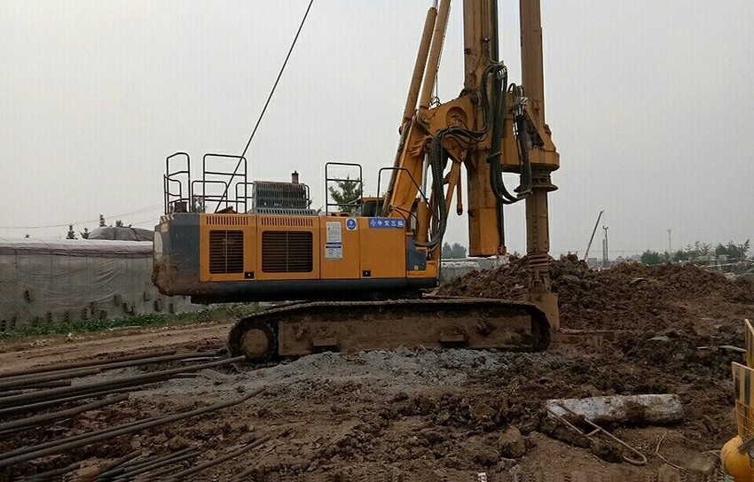 無(wú)限達貴陽(yáng)地鐵旋挖鉆機施工案例.jpg