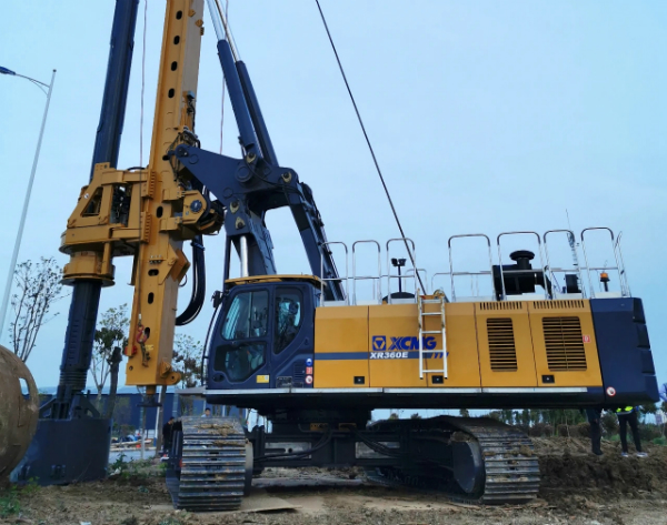 宜賓混凝土灌注樁，徐工XR360E旋挖機帶起效率風(fēng).jpg